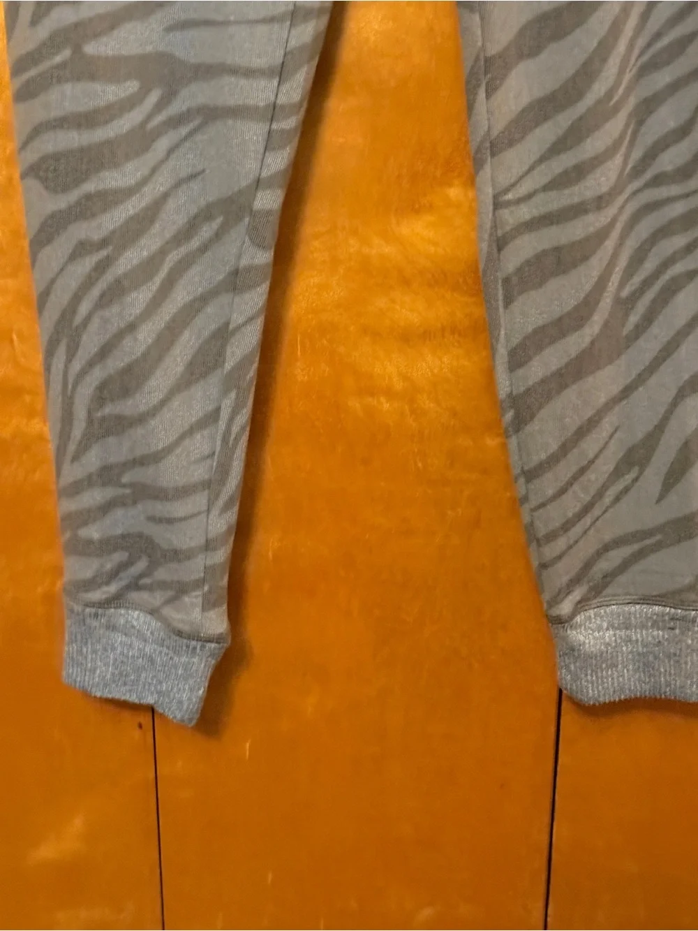 Live Love Lounge Blue Zebra Lounge/Pajama Set size small